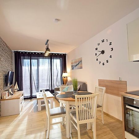 Apartament Oliwka Z Prywatnym Miejscem Postojowym Kołobrzeg Kültér fotó